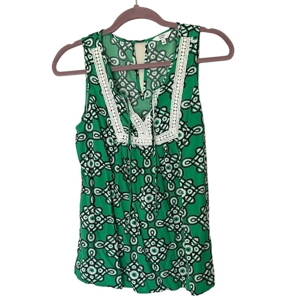 Crown And Ivy Embroidered Tank Size Small